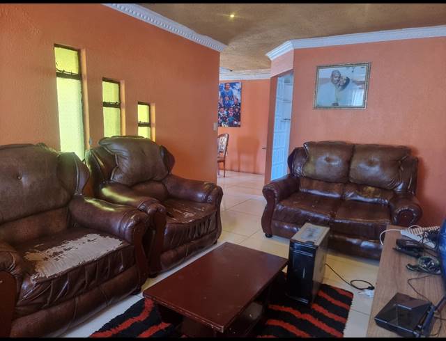 3 BEDROOM HOUSE FOR SALE IN SEBOKENG ZONE 10